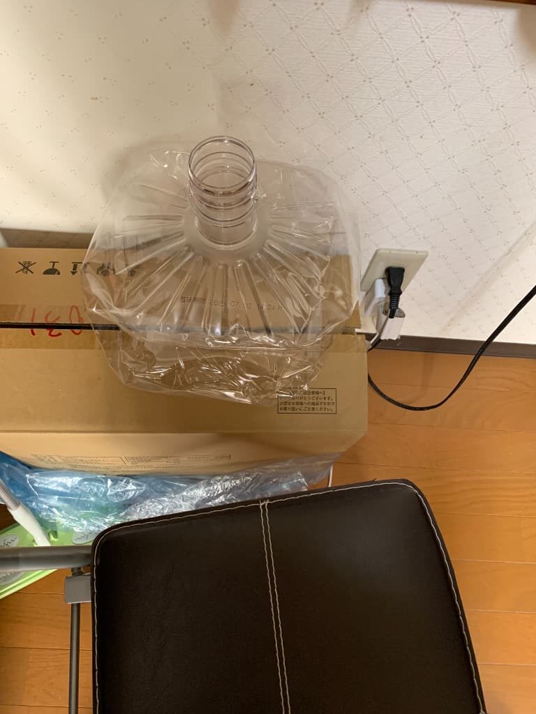 フレシャス「Slat+Cafe」のユーザー・島村さん（仮名・23歳女性）の利用画像。使用済みのつぶれたボトルの写真。